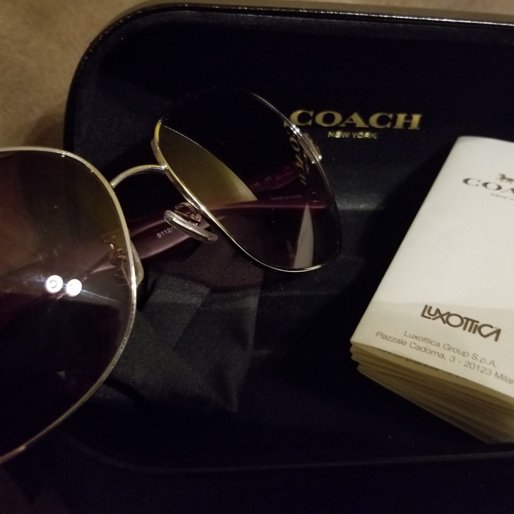 Authentic Coach sunglasses (like new)